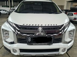 Mitsubishi Xpander Cross Premium AT ( Matic ) 2021 Putih  Km  7rban Siap Pakai