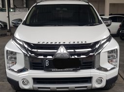 Mitsubishi Xpander Cross Premium Package A/T  ( Matic ) 2021 Putih Km 7rban Siap Pakai 1