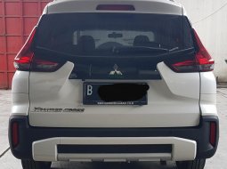 Mitsubishi Xpander Cross Premium Package A/T  ( Matic ) 2021 Putih Km 7rban Siap Pakai 2