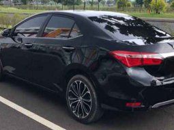 Toyota Corolla Altis 1.8 NA Hitam 6