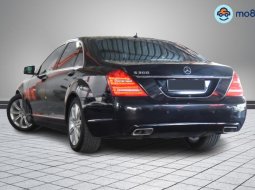 Mercedes-Benz S-Class 300 2010 1