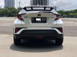 Toyota C-HR 1.8L CVT 2019 Putih 6