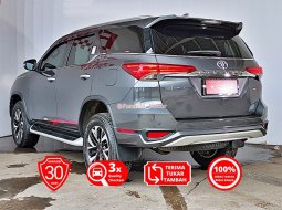 Toyota Fortuner VRZ TRD 2.4 A/T 2018 10