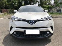 Toyota C-HR 1.8L Hybrid AT 2019 Putih