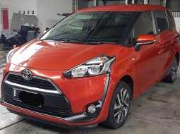 Toyota Sienta V A/T ( Matic ) 2016 Orange Km 54rban Siap Pakai Good Condition