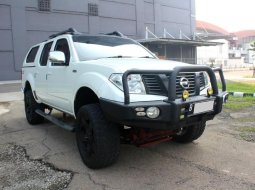 Nissan Navara 2.5 Double Cabin 4x4 Diesel AT 2014 Putih 3