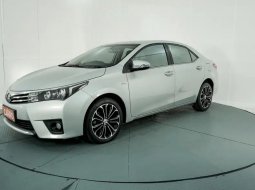 Corolla Altis 1.8 V AT 2015 Silver 3
