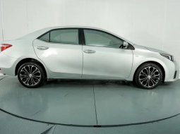 Corolla Altis 1.8 V AT 2015 Silver 5