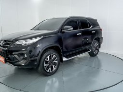 Toyota Fortuner 2.4 VRZ AT 2018 Hitam 3