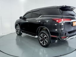 Toyota Fortuner 2.4 VRZ AT 2018 Hitam 6