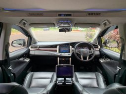 Toyota innova Venturer Diesel AT 2019 DP Minim 5