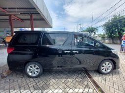 Toyota Alphard G 2012 4