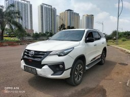 Toyota Fortuner 2.4 VRZ AT 2018 1