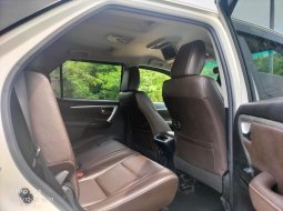 Toyota Fortuner 2.4 VRZ AT 2018 9