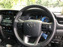 Toyota Fortuner 2.4 GR SPORT AT 2021 Hitam 8