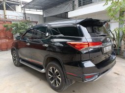 Toyota Fortuner 2.4 VRZ 4x2 TRD AT 2019 Hitam 9