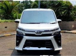DKI Jakarta, Toyota Voxy 2019 kondisi terawat