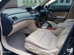 Jual mobil Honda Accord 2012 km low 5
