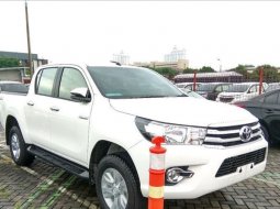 Toyota Hilux D-Cab 2.4 V (4x4) DSL A/T 1