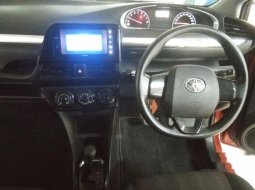 Mobil Toyota Sienta 2017 G terbaik di Jawa Timur 7