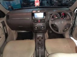 Mobil Toyota Rush 2011 G dijual, Jawa Timur 6