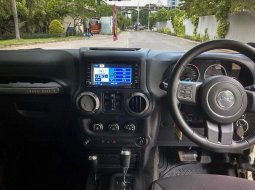 Jual cepat Jeep Wrangler Sport CRD Unlimited 2014 di DKI Jakarta 7