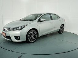 Toyota Corolla Altis 1.5 V AT 2015 Silver 3