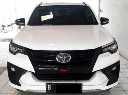 Toyota Fortuner VRZ TRD Diesel A/T 2018 DP Minim 2