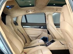 Jual mobil bekas murah Porsche Panamera 2017 di Jawa Timur 4