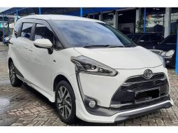 Toyota Sienta Q 2018 Putih 1