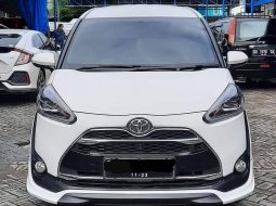 Toyota Sienta Q 2018 Putih 2