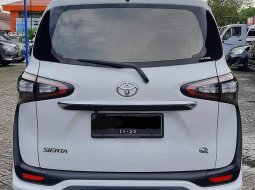Toyota Sienta Q 2018 Putih 4