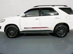 Toyota Fortuner 2.5 G AT 2013 Putih 4