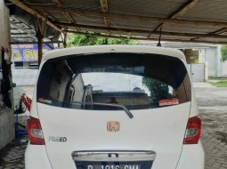 Jual cepat Honda Freed 2012 di Banten 4