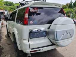 Mobil Ford Everest 2010 dijual, DKI Jakarta 3