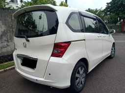 DKI Jakarta, Honda Freed 2011 kondisi terawat 13