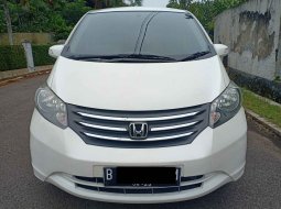 DKI Jakarta, Honda Freed 2011 kondisi terawat 1