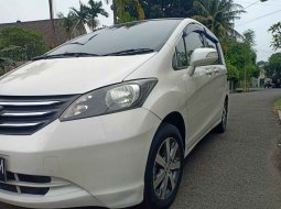 DKI Jakarta, Honda Freed 2011 kondisi terawat 11