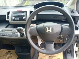 DKI Jakarta, Honda Freed 2011 kondisi terawat 5