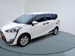 Toyota Sienta G MT 2017 Putih 3