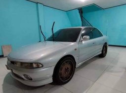 Mobil Mitsubishi Galant 1996 terbaik di Banten