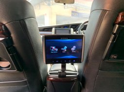 Toyota Innova Venturer 2.0 AT Matic 2018 Hitam 3