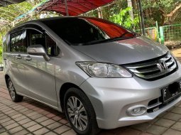 Jual mobil bekas murah Honda Freed 2015 di Jawa Barat 13