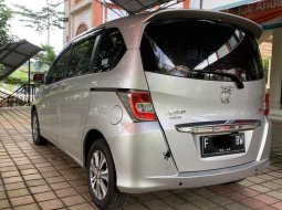 Jual mobil bekas murah Honda Freed 2015 di Jawa Barat 2