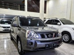 Nissan X-Trail 2.0 Limited 2011 Abu-abu hitam 3