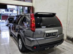 Nissan X-Trail 2.0 Limited 2011 Abu-abu hitam 6