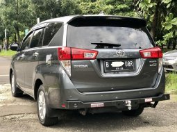 Toyota Kijang Innova 2.5 Diesel NA 2020 Abu-abu 6