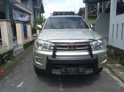 Jawa Tengah, Toyota Fortuner 2.4 G AT 2010 kondisi terawat 4