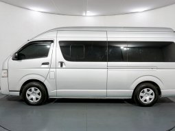 Toyota Hiace Commuter 2.5 MT 2015 Silver 3