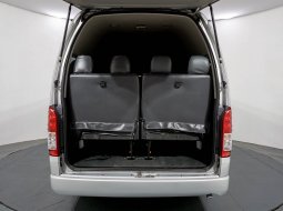 Toyota Hiace Commuter 2.5 MT 2015 Silver 9